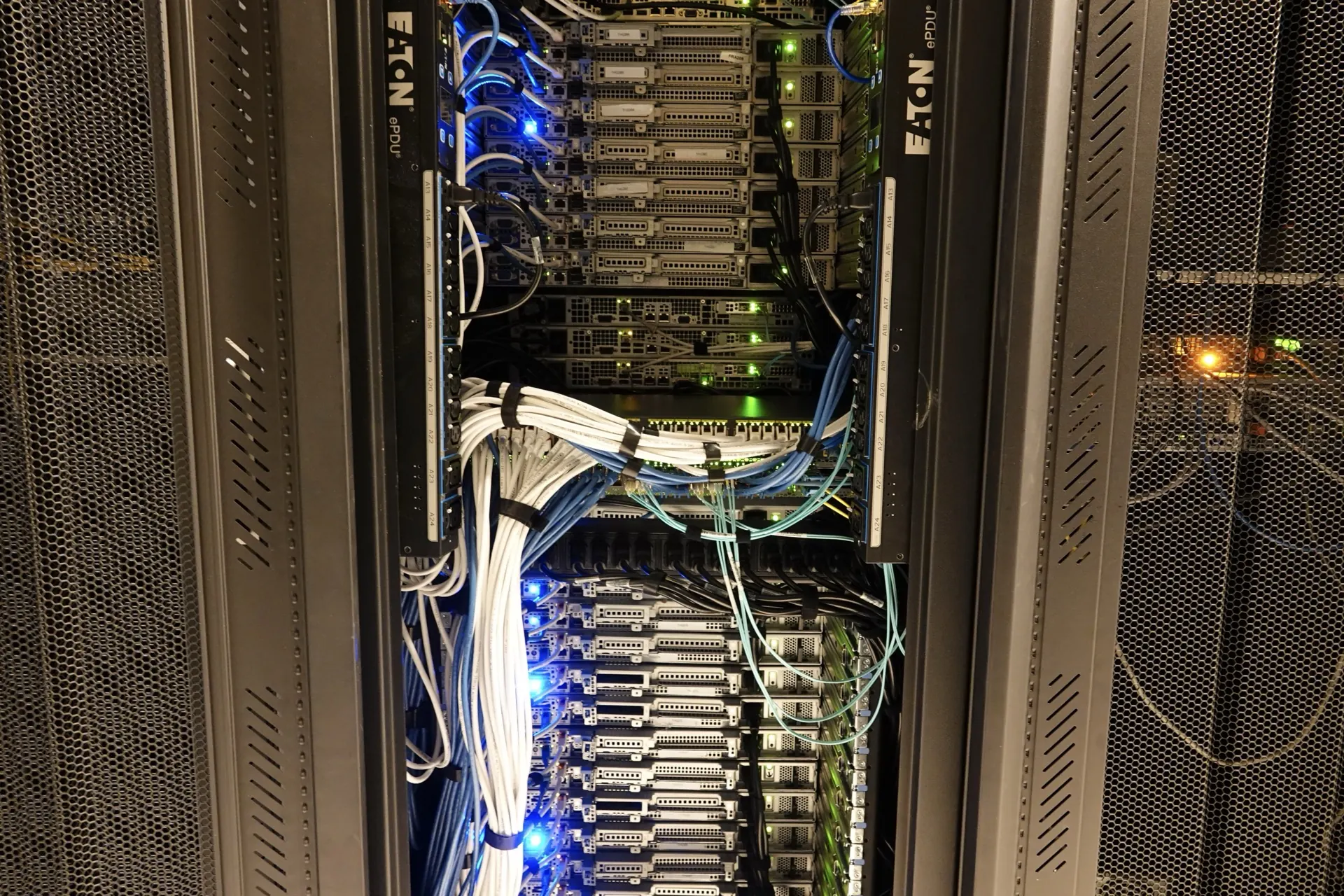 Customer rack at THG1 with structured cabling