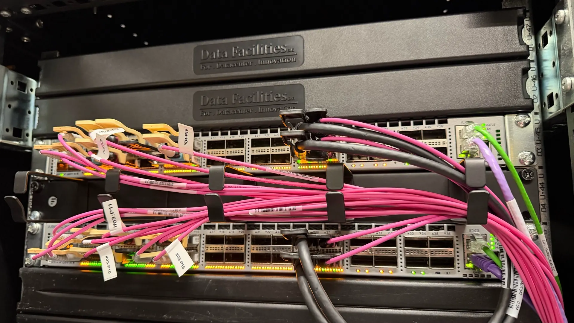 BareFABRIC core switches at THG1